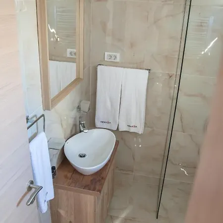 Mehana Apartmani Leskovac  Exteriör bild